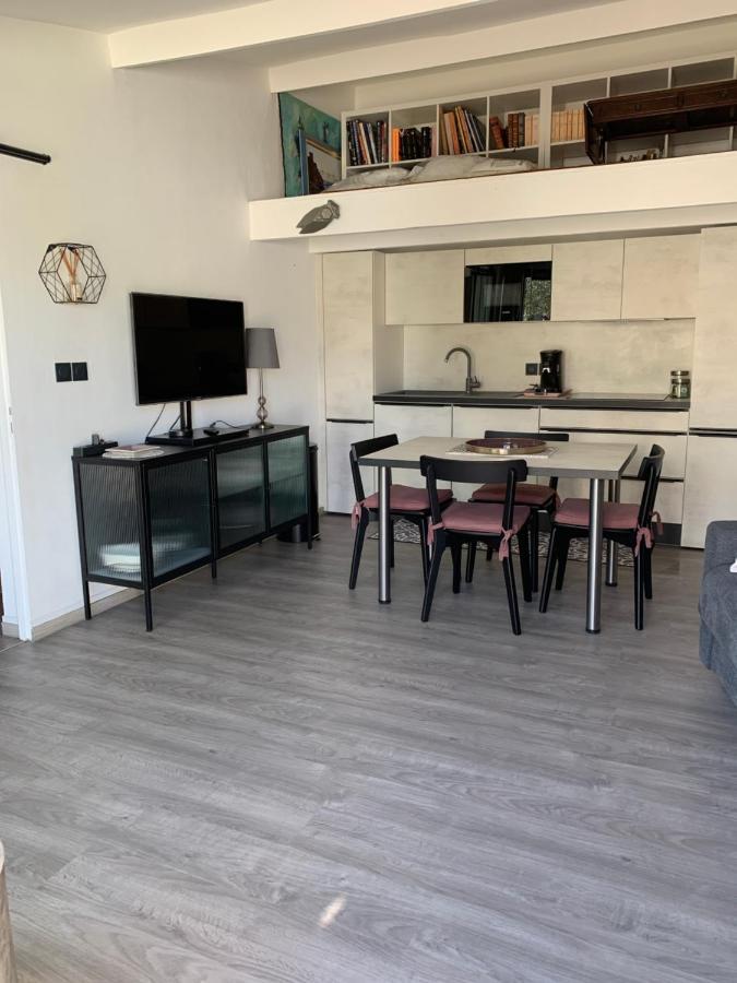 Les Mesanges Apartment คาสเตลนู-เลอ-เลซ์ ภายนอก รูปภาพ