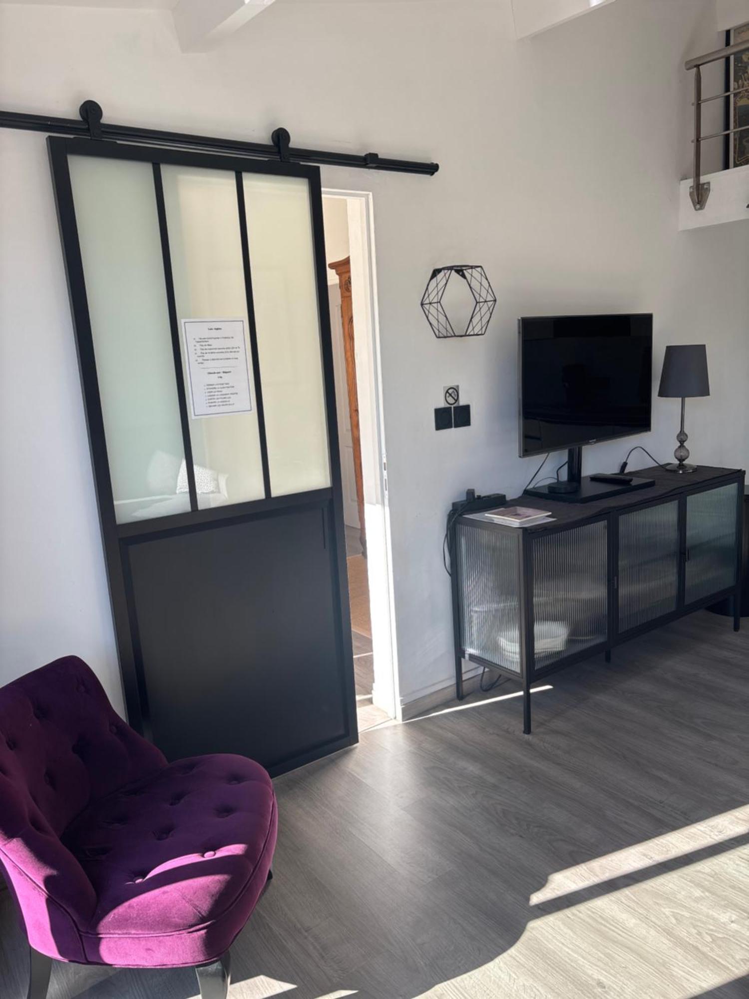 Les Mesanges Apartment คาสเตลนู-เลอ-เลซ์ ภายนอก รูปภาพ
