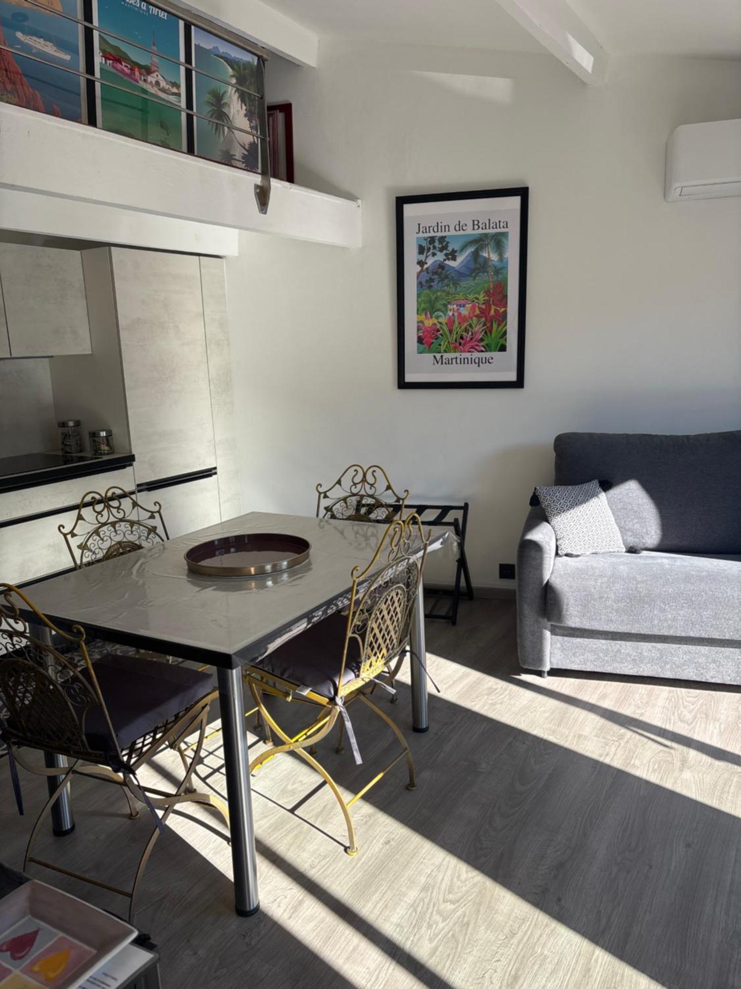 Les Mesanges Apartment คาสเตลนู-เลอ-เลซ์ ภายนอก รูปภาพ